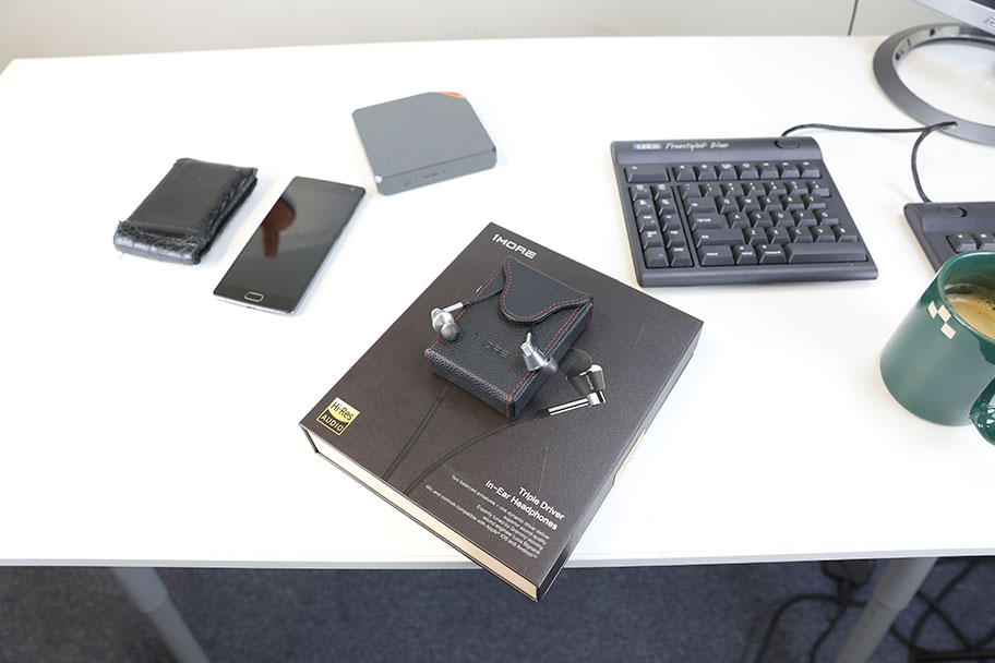 ヘッドフォンのインピーダンスと感度の説明